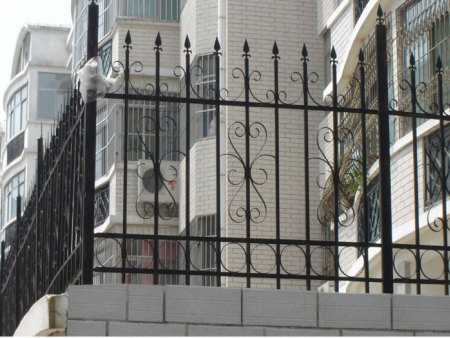 鐵藝(yì)護欄