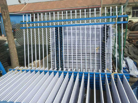 鋅(xin)鋼護欄(lán)